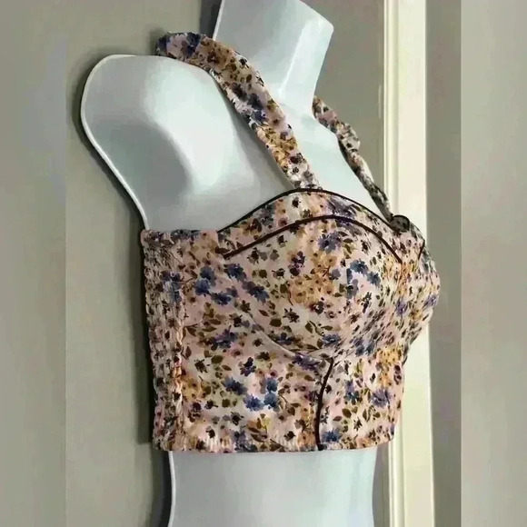 B.O.G Collection Floral Crop Top (404) - Picture 3 of 12